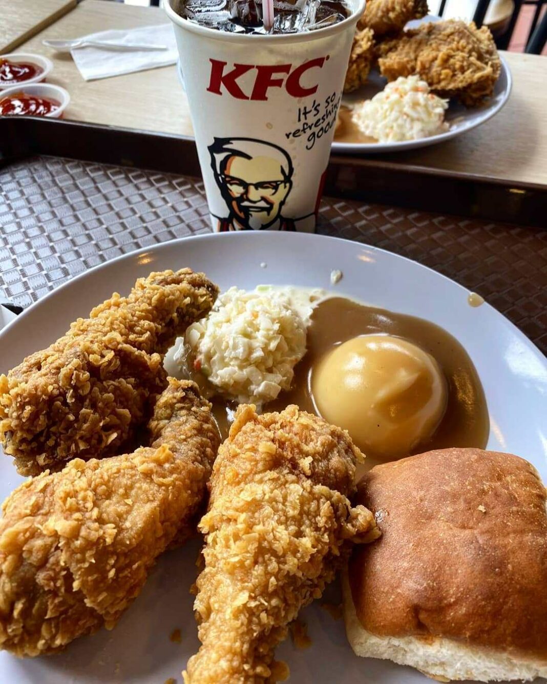 KFC Belanja Makan PERCUMA 1 Set 2pcs Kombo (Snack Plate) Untuk Mereka Yang Lahir Bulan Disember!
